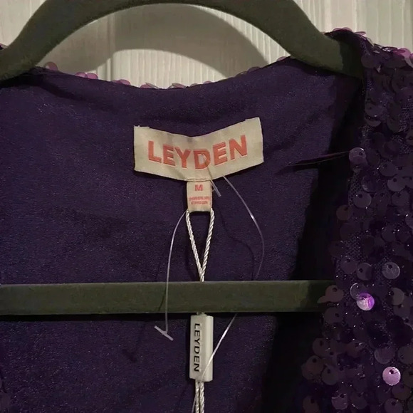 Leyden dress
PTP approx 17” (open front)
Length approx 35” - Picture 4 of 6